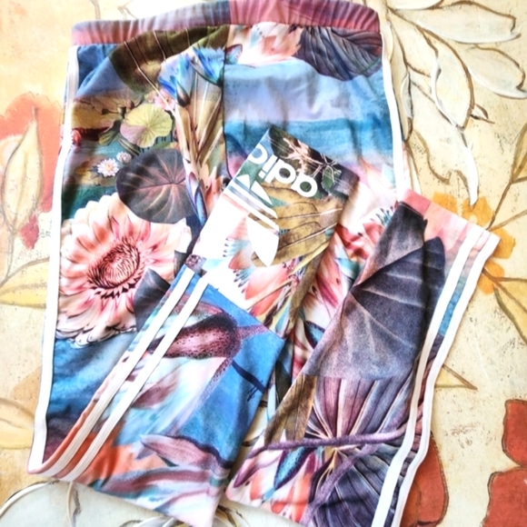 ADIDAS x Farm RIO Collectible Lotus Gorgeous Floral 3 Stripes Logo Leggings S - Picture 3 of 16